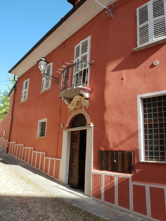 La Rocca Di Efisio Aparthotel Costigliole d'Asti Ngoại thất bức ảnh