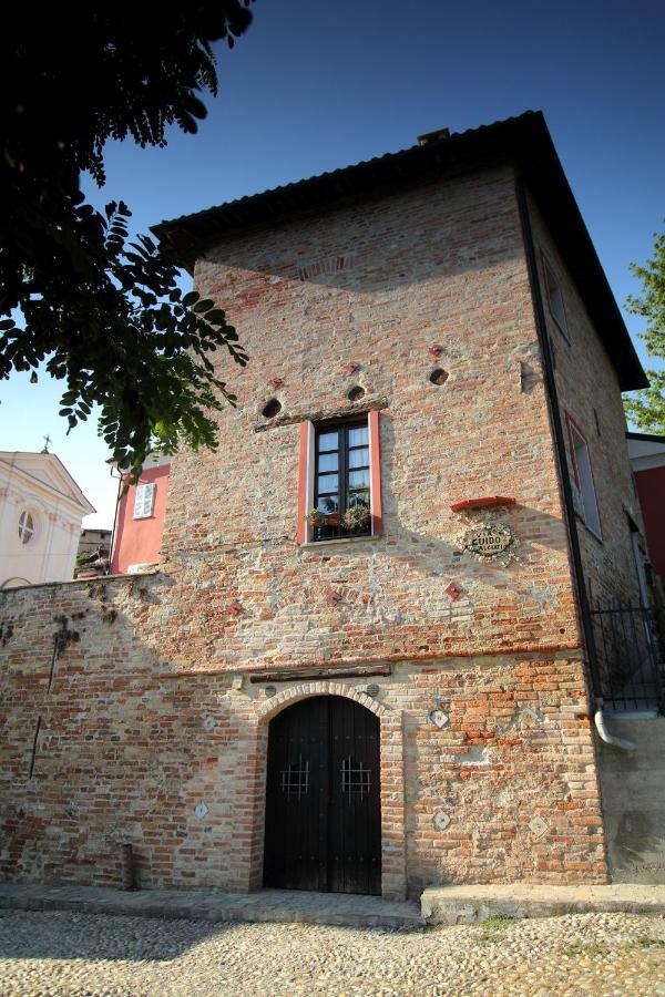 La Rocca Di Efisio Aparthotel Costigliole d'Asti Ngoại thất bức ảnh